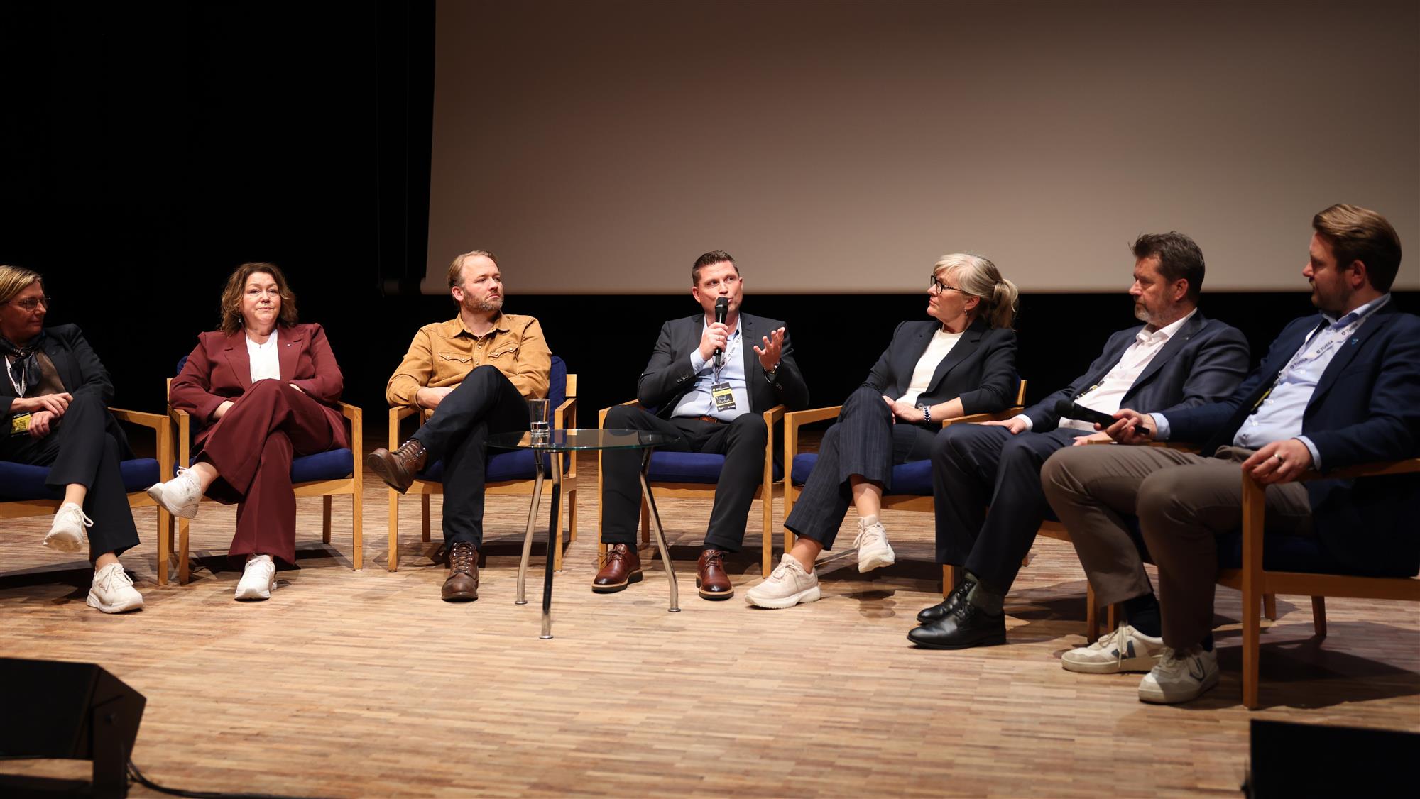 Lenkje til artikkel: Demokratikonferansen 2026: Framtida må byggjast saman